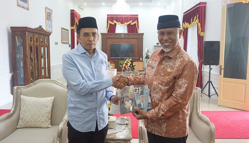 TGB Zainul Majdi dan Gubernur Sumbar Bahas Konversi Bank Syariah - Bagian 1