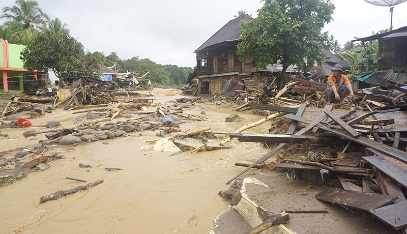 Banjir Bandang Kabupaten Lahat, Ratusan Orang Mengungsi - Bagian 1