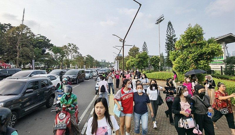 Macet Parah Imbas Konser Blackpink, Blink Pilih Jalan Kaki - Bagian 1