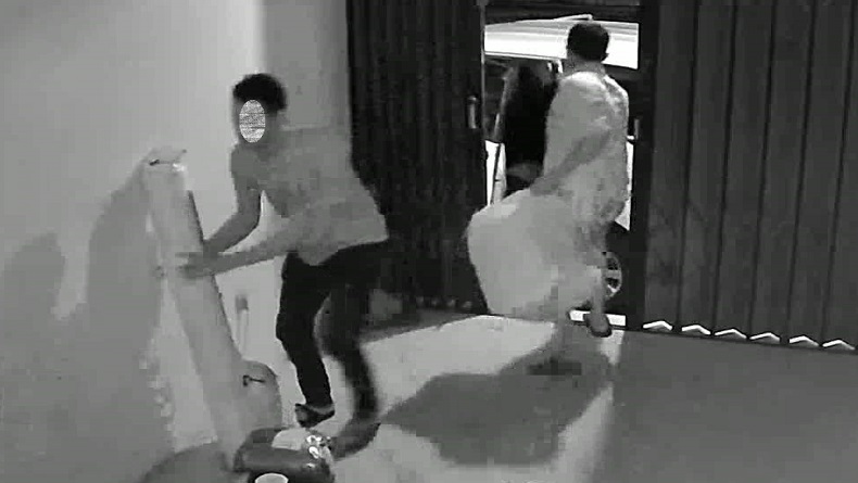 3 Pencuri Bobol Kantor Pengiriman Barang di KBB, Wajah Pelaku Terekam Jelas