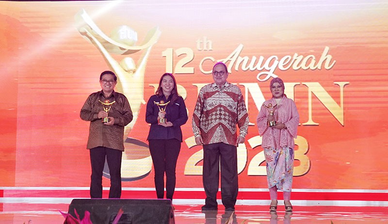 Petrokimia Gresik Raih CEO Inovative Leader dan Perusahaan Peduli Pengembangan UMKM - Bagian 2