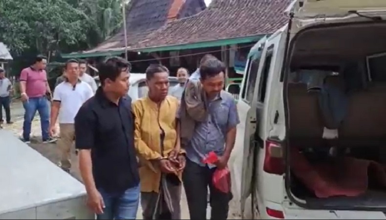 Jadi Pengedar Narkoba, Kakek di Bangkalan Simpan 13 Paket Sabu di Musala