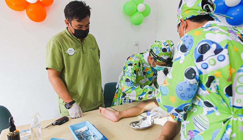MNC Life Gandeng Dokter Hub dan NCC Gelar Khitanan Massal di Nizamia Andalusia School - Bagian 1