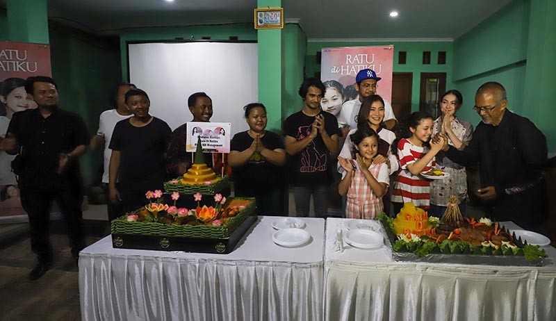Syukuran Tayang Perdana Sinetron Ratu di Hatiku - Bagian 1