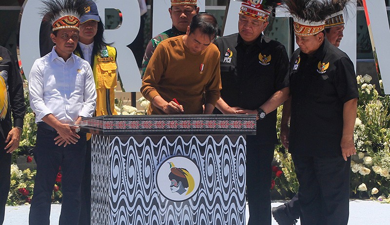 Presiden Jokowi Resmikan Ruang Kreatif Papua Youth Creative Hub - Bagian 2