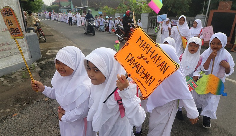 Pelajar Kediri Pawai Sambut Bulan Ramadan - Bagian 1