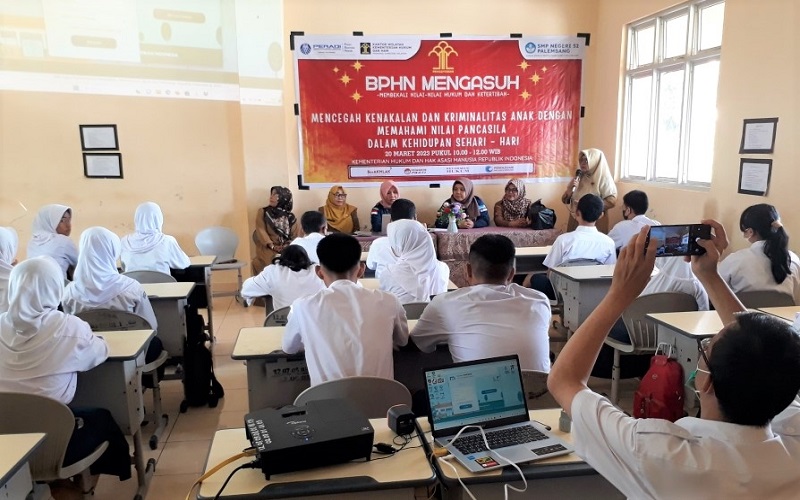  Prihatin Kasus Kenakalan Remaja, PBH Peradi Palembang Penyuluhan Hukum di Sekolah 