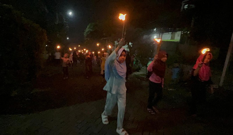 Ratusan Warga Depok Pawai Obor Sambut Bulan Ramadan 1444 Hijriah - Bagian 1
