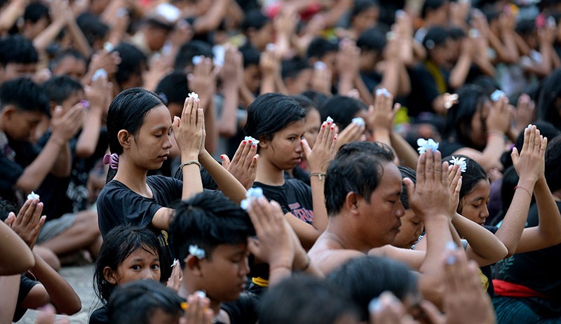 Tradisi Mandi Lumpur usai Hari Raya Nyepi - Bagian 3