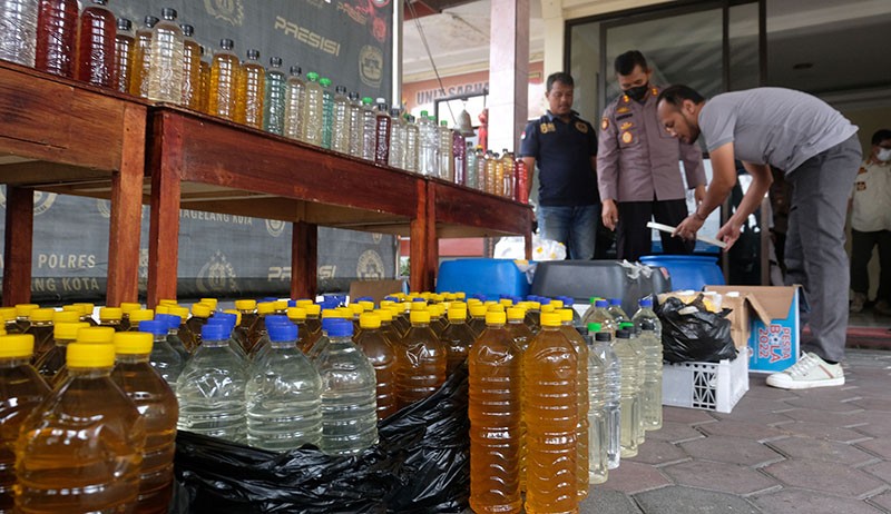 Tekan Angka Kriminalitas, 884 Liter Miras Oplosan Disita - Bagian 1