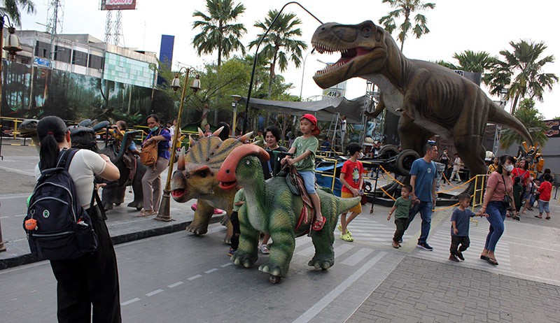 Ngabuburit Sambil Bermain bersama Dinosaurus - Bagian 1