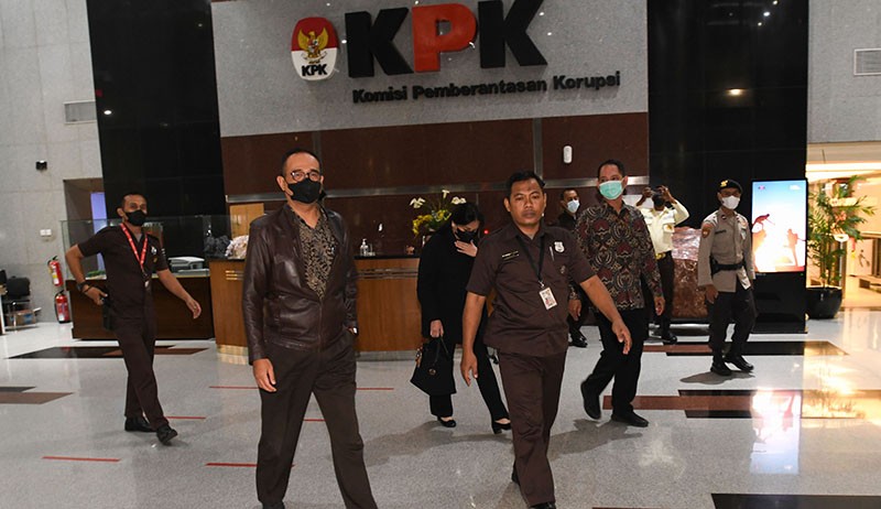Kompak, Rafael Alun dan Istri Diperiksa KPK soal Dugaan Korupsi - Bagian 3