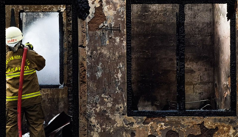 10 Rumah Ludes Terbakar di Kebayoran Lama, 1 Warga Terluka - Bagian 2
