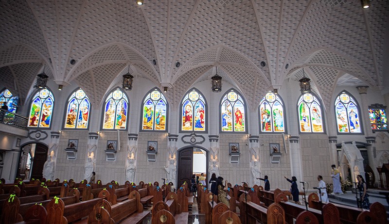 Didominasi Warna Putih, Gereja Katedral Santa Maria Palembang Diresmikan - Bagian 2