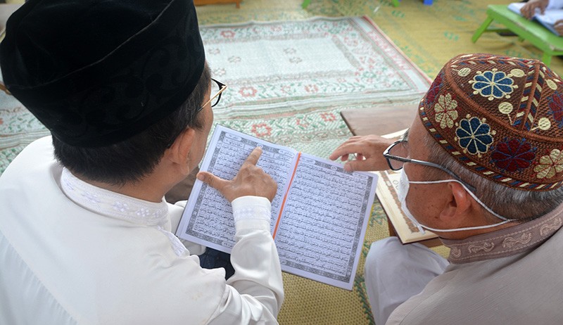 Potret Santri Lansia Tetap Semangat Ikuti Kegiatan Pesantren di Semarang - Bagian 1