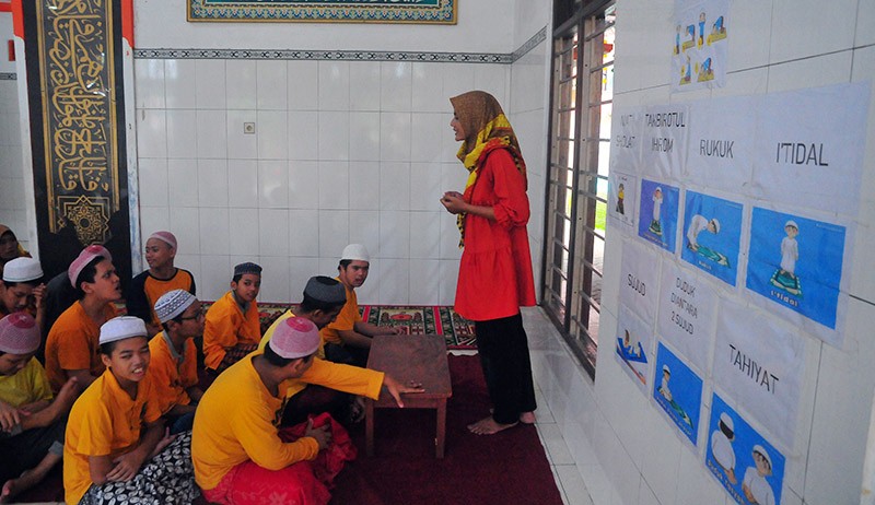 Pesantren Ini Asuh 119 Santri Penderita Autis - Bagian 2