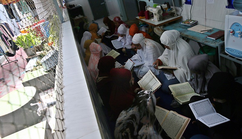 Melihat Warga Binaan Lapas Blitar Tadarus Alquran - Bagian 1