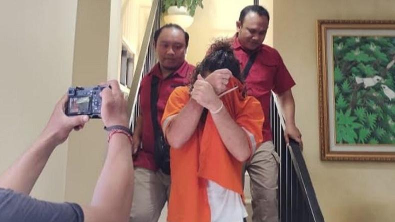 Bule Belarus Buronan Interpol Ditangkap di Bali, Tipu Asuransi Mobil Rp903 Juta