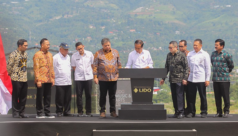 Momen Presiden Jokowi Tanda Tangan Prasasti KEK MNC Lido City - Bagian 1