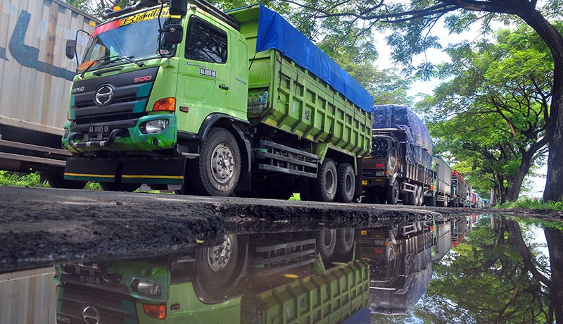 Dampak Perbaikan Jalur Pantura, Lalu Lintas Macet Puluhan Kilometer - Bagian 1