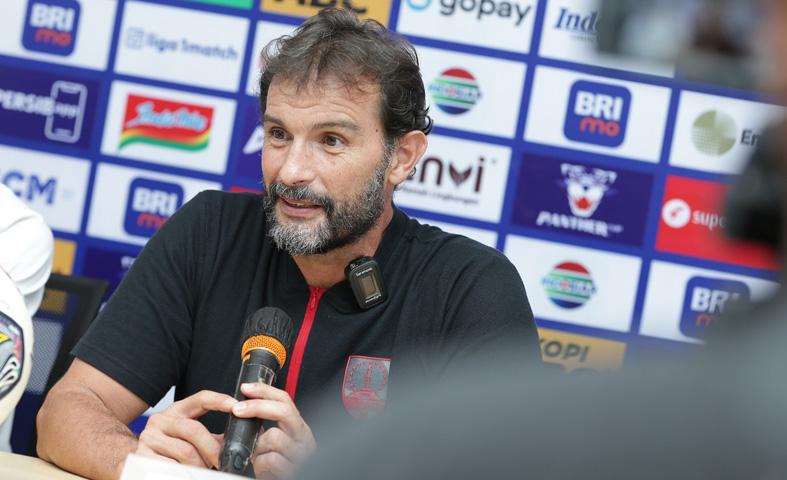 Persis Solo Perpanjang Kontrak Leonardo Medina sebagai Pelatih Kepala hingga 2025