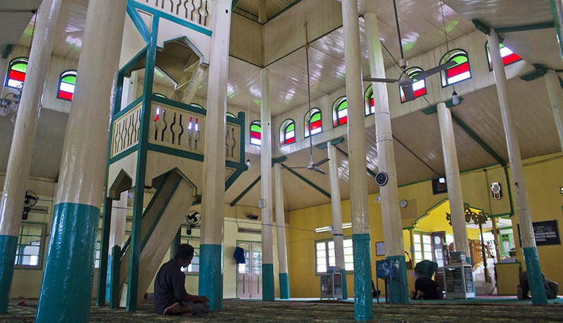 Mengunjungi Masjid Berusia 300 Tahun di Kalimantan Selatan - Bagian 1