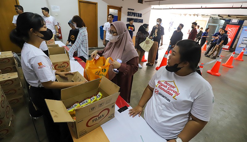 Sinar Mas dan MPI Gelar Bazaar Minyak Goreng Murah di Gedung Sindo - Bagian 5