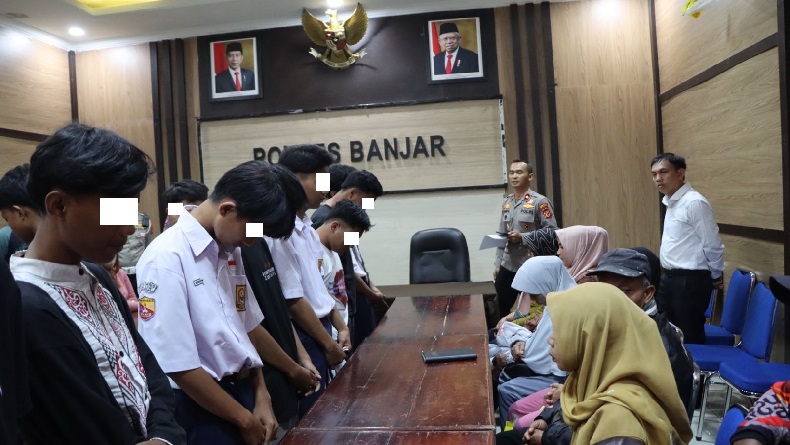 Ugal-ugalan di Jalan, Belasan Pelajar Digelandang ke Mapolres Banjar