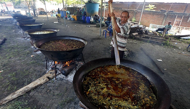 Memasak Kuah Beulangong untuk Tradisi Kenduri Nuzulul Quran - Bagian 2