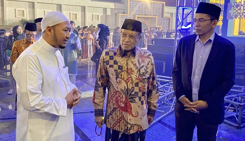 Konser Ngabuburit dan Tabligh Akbar, TGB Zainul Majdi Beri Tausiyah di Depan Ribuan Warga Jateng - Bagian 2