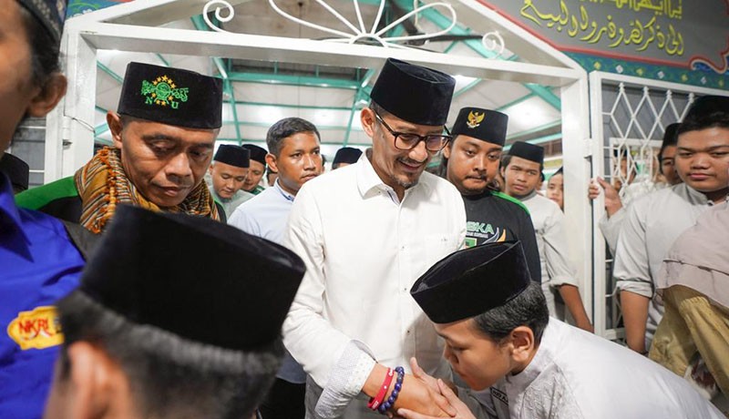 Sandiaga Uno Didoakan Kiai jadi Presiden - Bagian 1