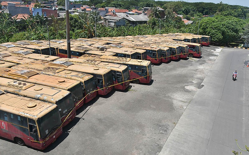 417 Bus Transjakarta Terbengkalai Akan Dilelang - Bagian 1