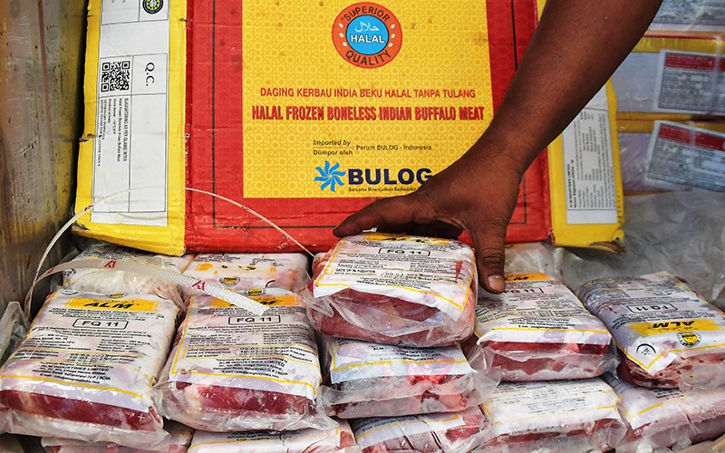 18.000 Ton Daging Beku Impor dari India Tiba di Tanjung Priok - Bagian 1