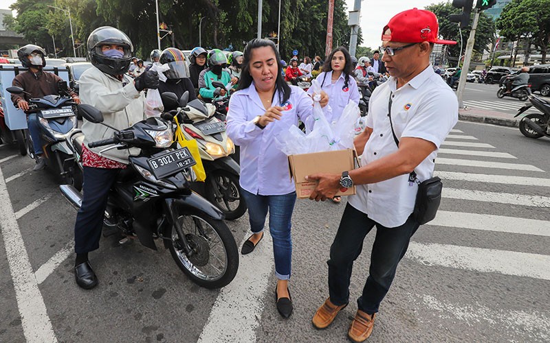 RPA Partai Perindo Bagi-Bagi Takjil - Bagian 3