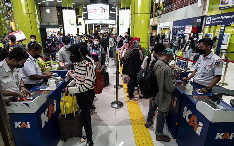 12.700 Pemudik Berangkat dari Stasiun Gambir - Bagian 2