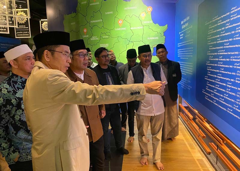 Potret Antusiasme Warga Bandung Hadiri Konser Ngabuburit dan Tabligh Akbar di Masjid Al Jabbar - Bagian 4
