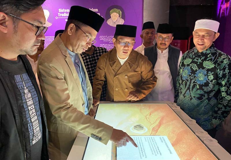 Potret Antusiasme Warga Bandung Hadiri Konser Ngabuburit dan Tabligh Akbar di Masjid Al Jabbar - Bagian 3