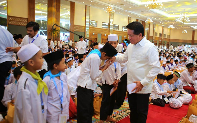 Maknai Ramadan dan Nuzulul Quran, BSI Bagi-Bagi THR ke 2.222 Anak Yatim - Bagian 1