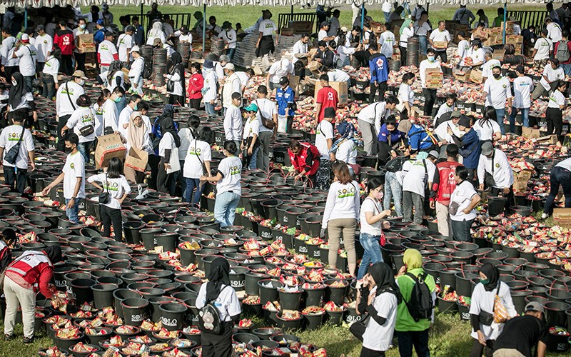 10.000 Paket Sembako Disebar untuk Masyarakat Kurang Mampu  di Solo - Bagian 2