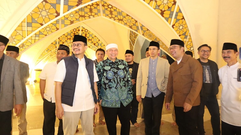 Ridwan Kamil Ceritakan Momen Unik di Masjid Al Jabbar kepada TGB, Ini Katanya