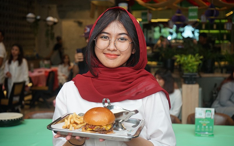 Sulap Pramusaji Karen’s Diner Jadi Kalem, GrabFood Hadirkan Kareem’s Diner - Bagian 3
