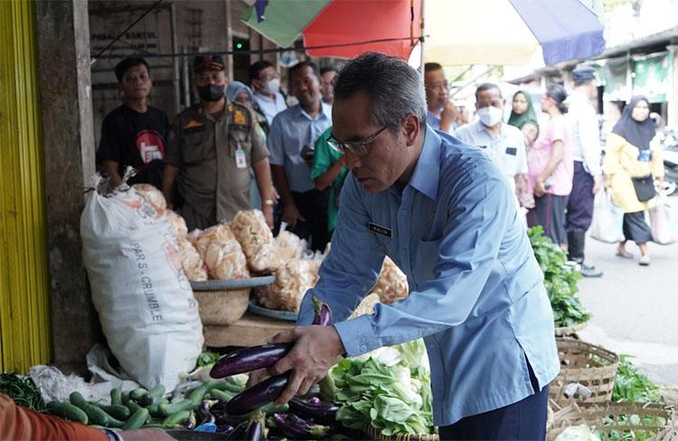 WhatsApp Bupati Bantul Diretas, Minta Transfer Uang Rp5 Juta ke Sekretaris