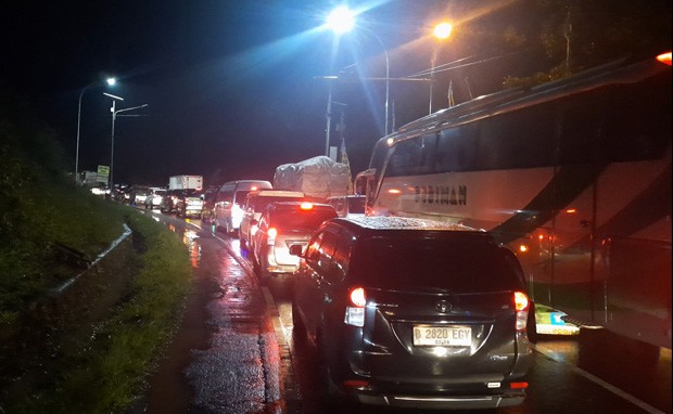 Kendaraan Pemudik Meningkat, Jalur Lingkar Gentong Macet Nyaris 2 Kilometer