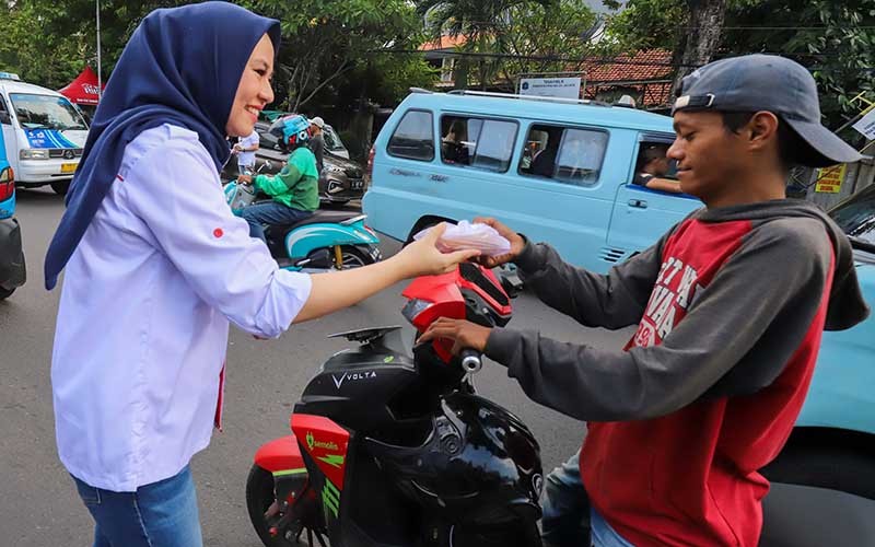 DPW Pemuda Perindo DKI Jakarta Bagi-Bagi Takjil Gratis - Bagian 2