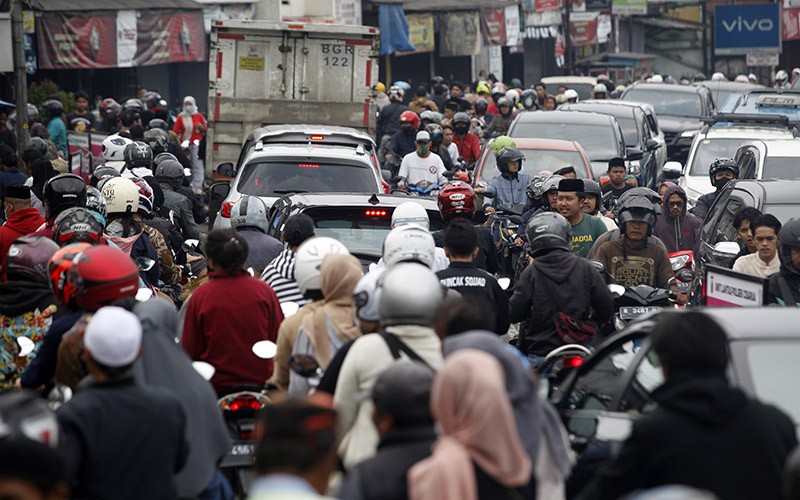 Begini Lalu Lintas Jalur Puncak pada H-1 Lebaran - Bagian 2