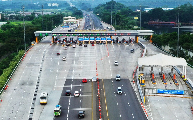 Penampakan Tol Jakarta-Cikampek Lengang dari Pagi hingga Sore pada H-1 Lebaran - Bagian 1