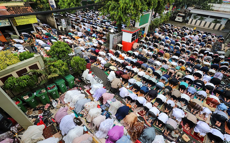 2.000 Umat Muslim Jagakarsa Sholat Idul Fitri Hari Ini - Bagian 1