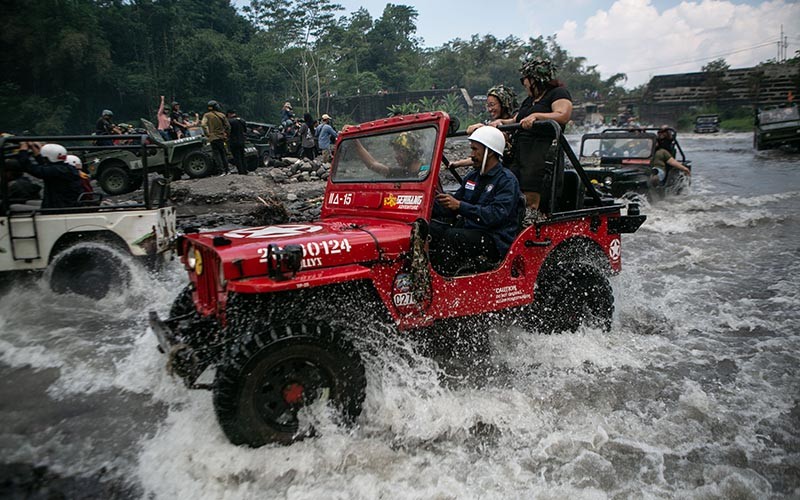 Serunya Naik Jip Wisata Susuri Lereng Gunung Merapi - Bagian 1