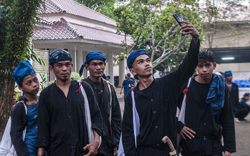 Ritual Seba Badui, Ribuan Warga Jalan Kaki ke Pendopo Rangkasbitung - Bagian 2