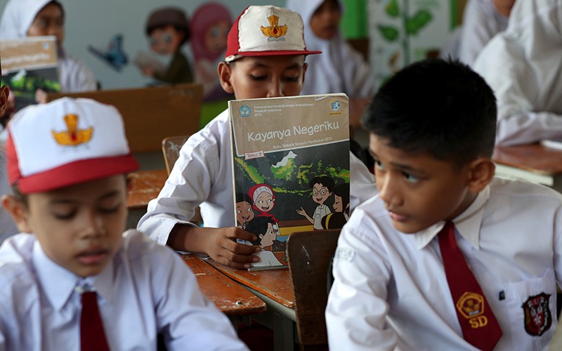 Suasana Hari Pertama Sekolah usai Libur Lebaran 2023 - Bagian 2